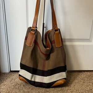 3420 Burberry Canvas Shoulder bag